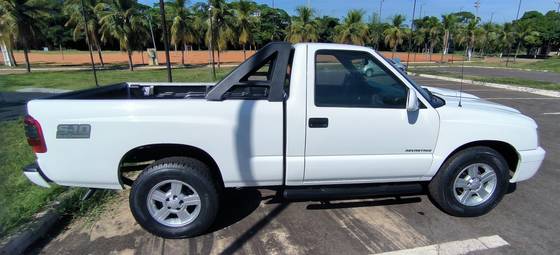 CHEVROLET S10 2.4 MPFI ADVANTAGE 4X2 CS 8V FLEX 2P MANUAL CHEVROLET S10 2.4 MPFI ADVANTAGE 4X2 CS 8V FLEX 2P MANUAL